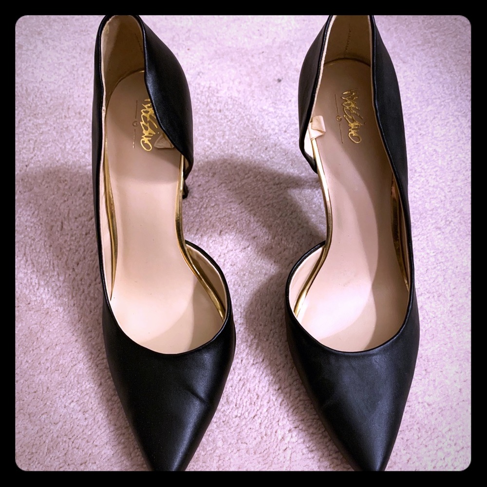 Black leather heels with gold accent - size 9